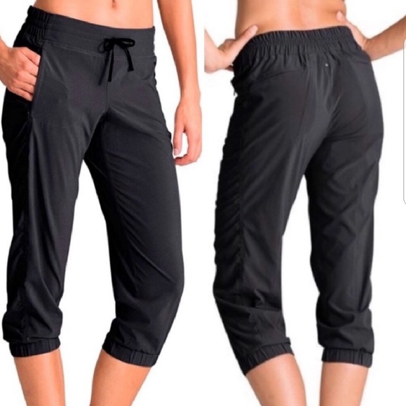 Athleta Pants - ⬇️$40 Athleta La Viva Black Pants